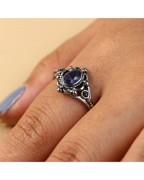 Vintage Classic Medieval Jewel Ring