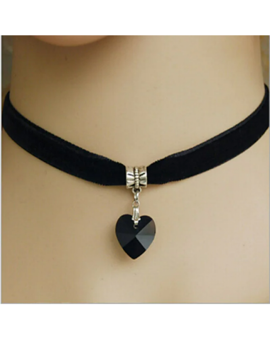 Jewel Heart Velvety Choker Necklace 