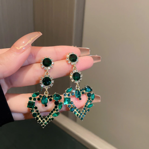 The Queen Of Hearts Earrings 