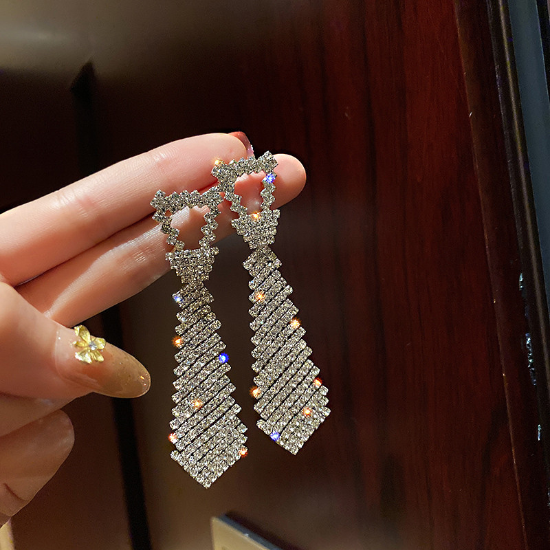 FYUAN-Shine-Geometric-Crystal-Earrings-for-Women-Bijoux-Tie-Shape-Rhinestone-Dan