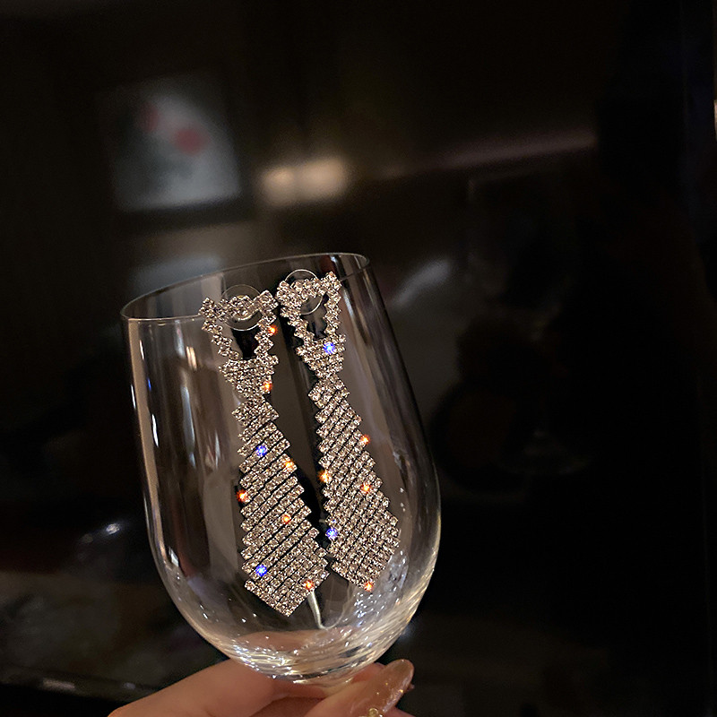 FYUAN-Shine-Geometric-Crystal-Earrings-for-Women-Bijoux-Tie-Shape-Rhinestone-Dan