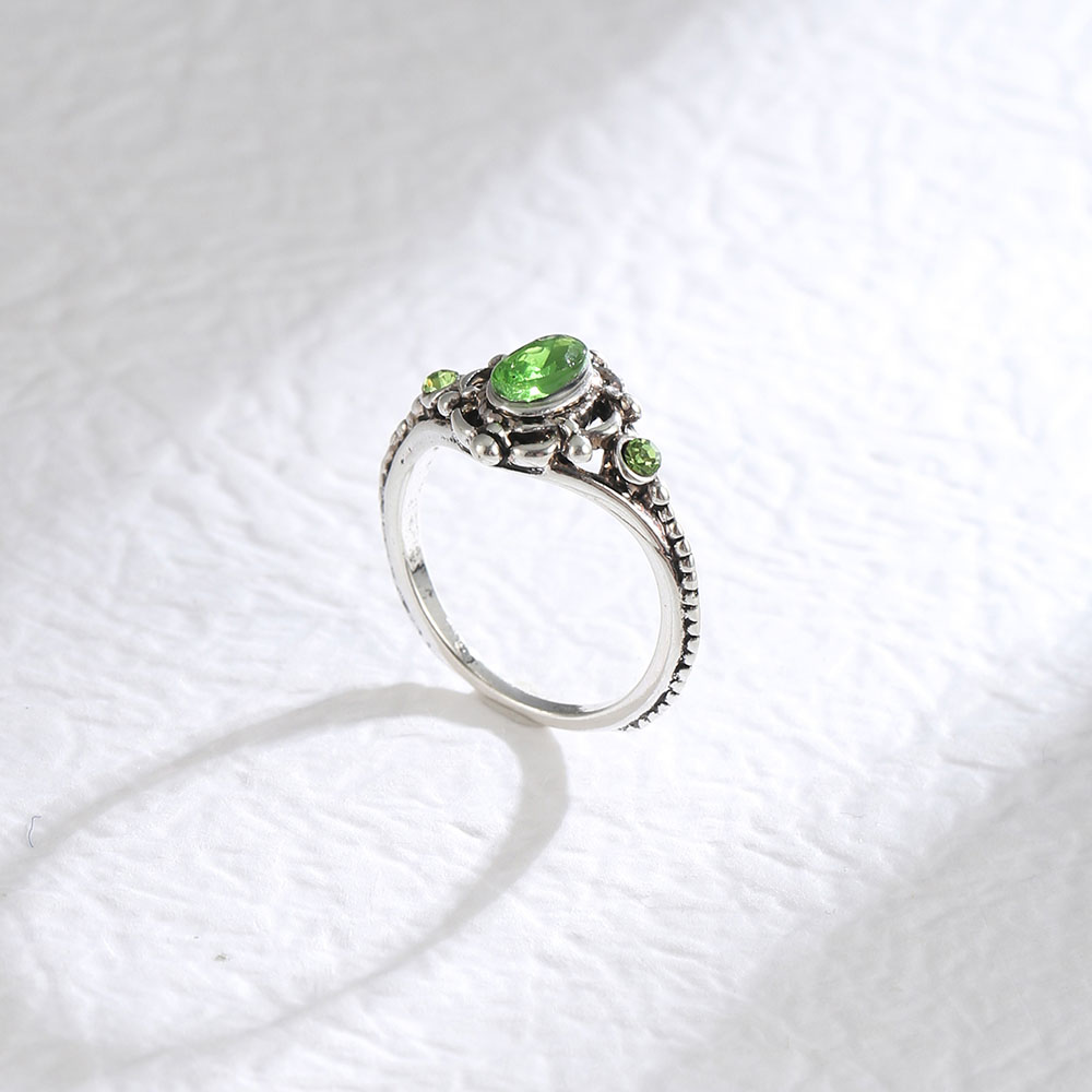 Vintage-Classic-Ring-Women-Wedding-Jewelry-Inlaid-With-Green-Gems-Artistic-Charm